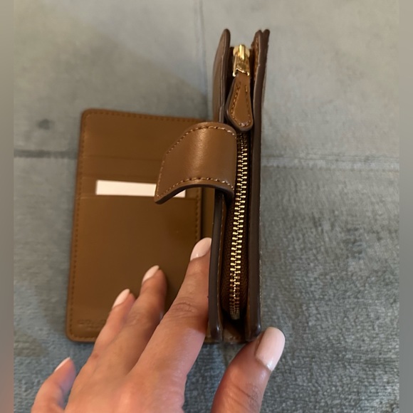 NWOB - Medium Corner Zip Wallet In Signature Canvas - Tan / beige - Picture 2 of 5